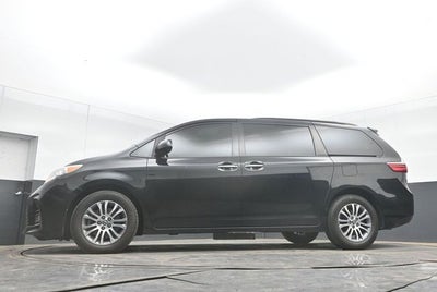 2020 Toyota Sienna XLE 8 Passenger