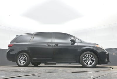 2020 Toyota Sienna XLE 8 Passenger