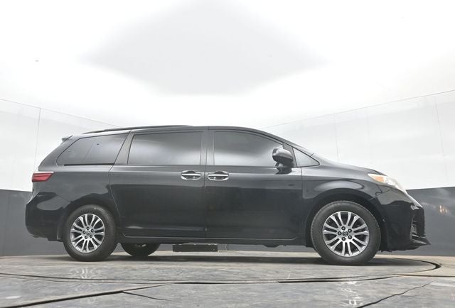 2020 Toyota Sienna XLE 8 Passenger