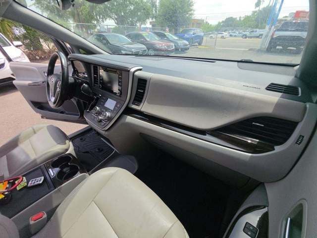 2020 Toyota Sienna XLE 8 Passenger
