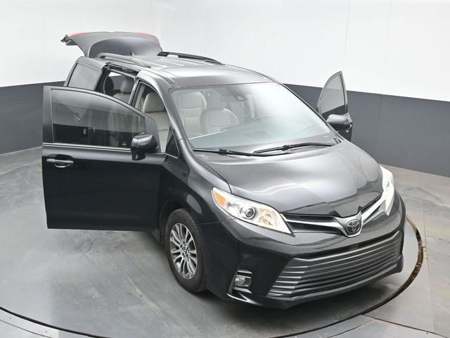 2020 Toyota Sienna XLE 8 Passenger