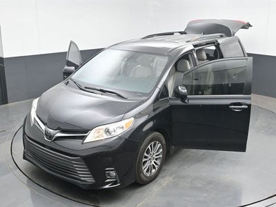 2020 Toyota Sienna XLE 8 Passenger