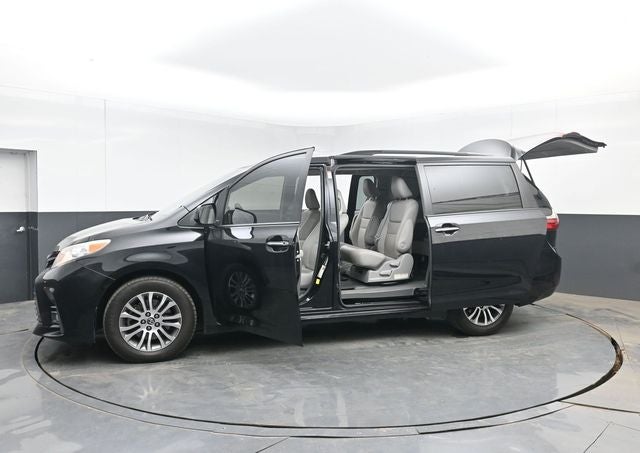 2020 Toyota Sienna XLE 8 Passenger