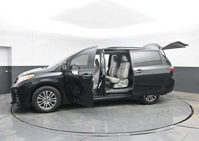 2020 Toyota Sienna XLE 8 Passenger