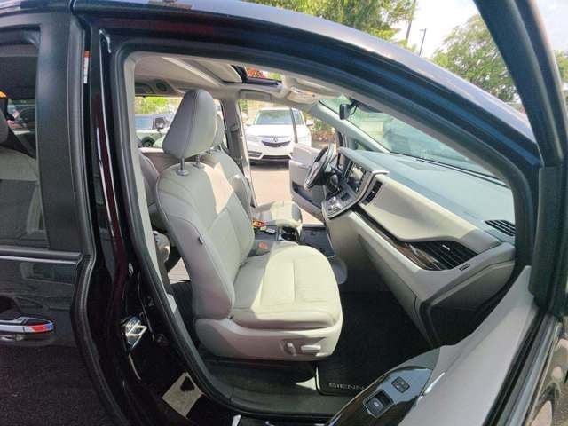 2020 Toyota Sienna XLE 8 Passenger