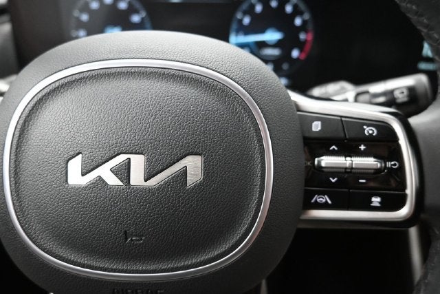 2024 Kia Carnival SX