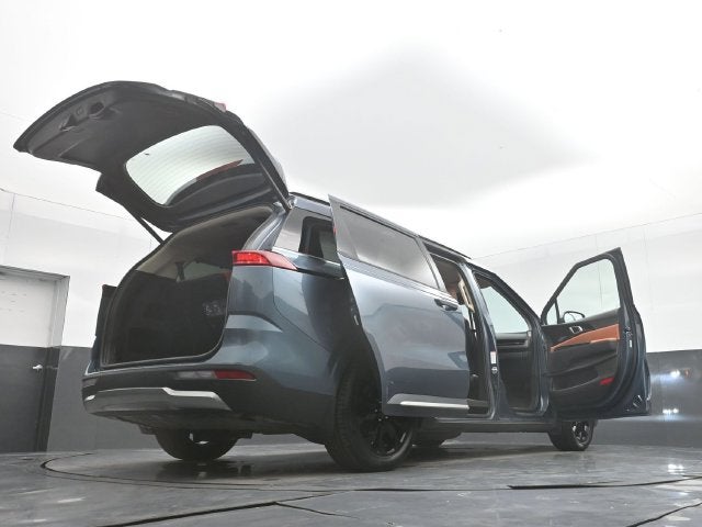 2024 Kia Carnival SX
