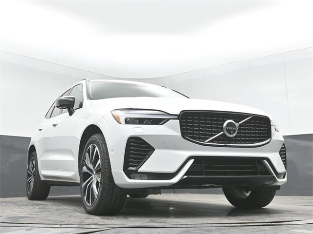 2024 Volvo XC60 B5 Plus Dark Theme