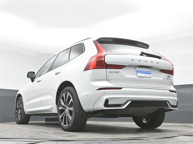 2024 Volvo XC60 B5 Plus Dark Theme