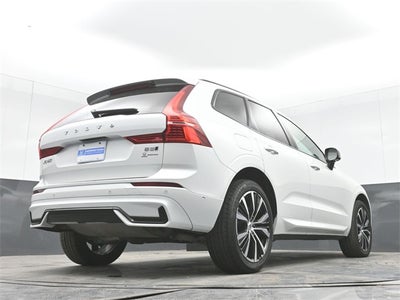 2024 Volvo XC60 B5 Plus Dark Theme