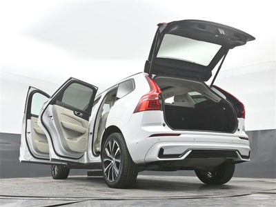 2024 Volvo XC60 B5 Plus Dark Theme