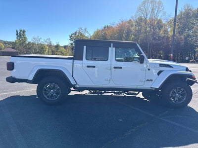 2022 Jeep Gladiator Sport