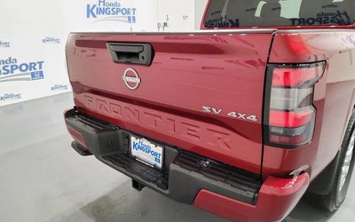 2023 Nissan Frontier SV Drop-In Bed Liner & Bumper Step