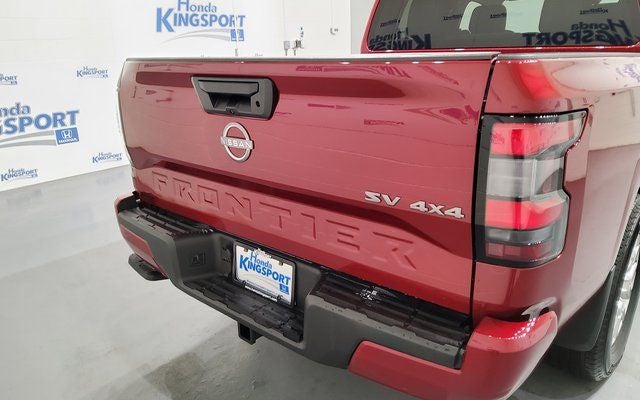 2023 Nissan Frontier SV Drop-In Bed Liner & Bumper Step