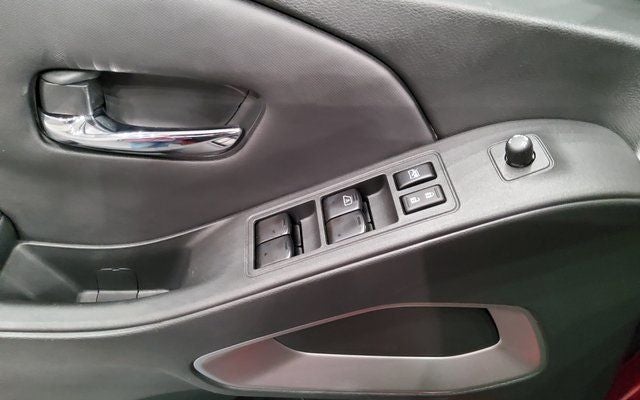 2023 Nissan Frontier SV Drop-In Bed Liner & Bumper Step