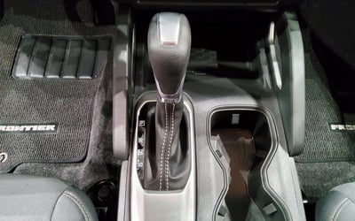 2023 Nissan Frontier SV Drop-In Bed Liner & Bumper Step