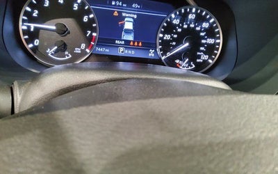 2023 Nissan Frontier SV Drop-In Bed Liner & Bumper Step