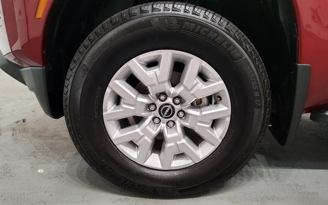 2023 Nissan Frontier SV Drop-In Bed Liner & Bumper Step