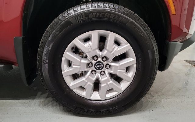 2023 Nissan Frontier SV Drop-In Bed Liner & Bumper Step