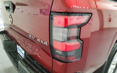 2023 Nissan Frontier SV Drop-In Bed Liner & Bumper Step