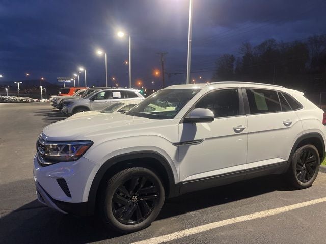 2022 Volkswagen Atlas Cross Sport 2.0T SE w/Technology