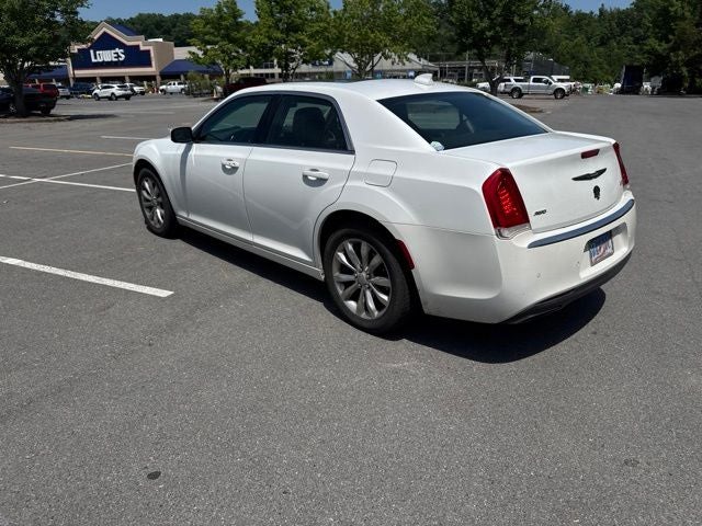 2016 Chrysler 300 Limited