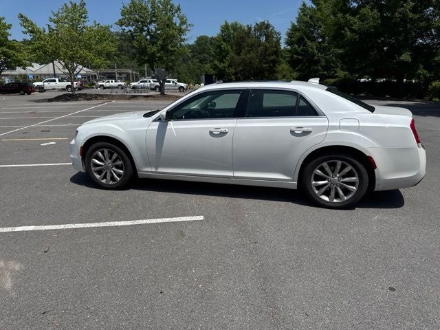 2016 Chrysler 300 Limited