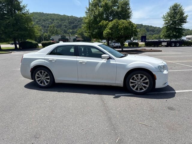 2016 Chrysler 300 Limited