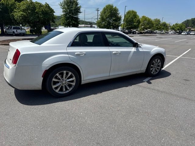 2016 Chrysler 300 Limited