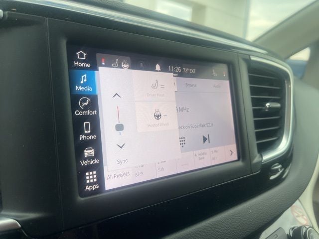 2023 Chrysler Voyager LX