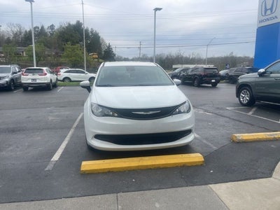 2023 Chrysler Voyager LX