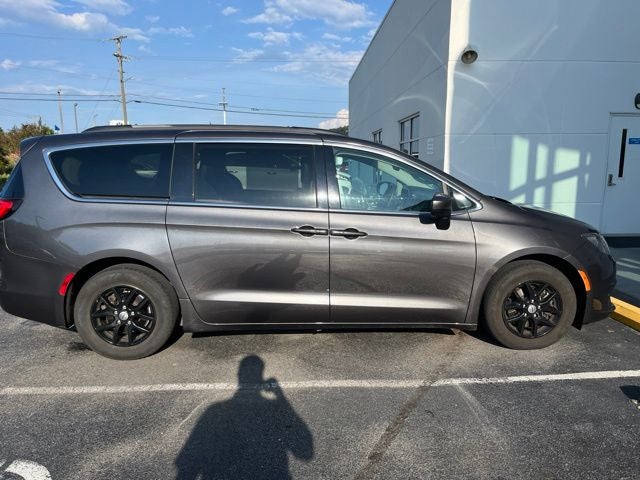 2021 Chrysler Voyager LXI