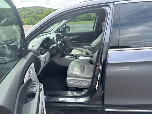 2021 Honda Pilot Touring 8 Passenger