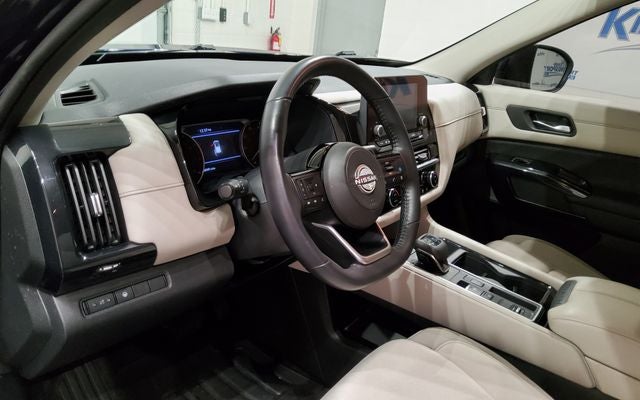 2022 Nissan Pathfinder SV