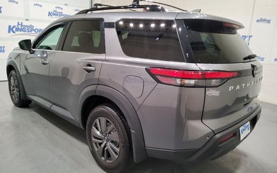 2022 Nissan Pathfinder SV