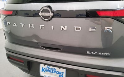 2022 Nissan Pathfinder SV
