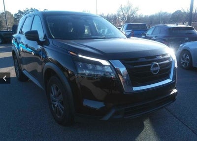 2024 Nissan Pathfinder SV