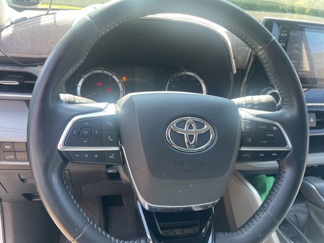 2020 Toyota Highlander LE