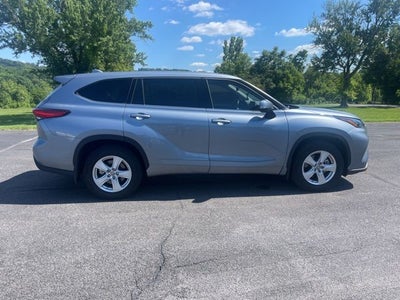 2020 Toyota Highlander LE