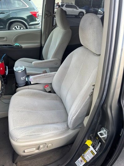 2011 Toyota Sienna LE 7 Passenger