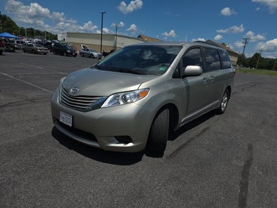 2017 Toyota Sienna LE 8 Passenger