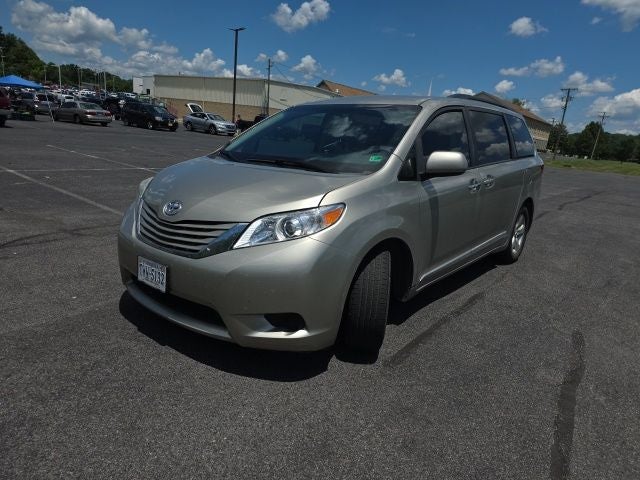 2017 Toyota Sienna LE 8 Passenger