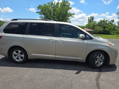 2017 Toyota Sienna LE 8 Passenger