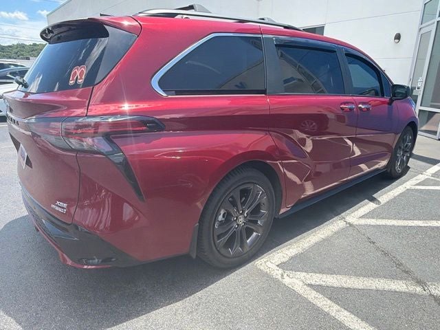 2023 Toyota Sienna XSE 7 Passenger