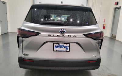 2024 Toyota Sienna XLE 8 Passenger