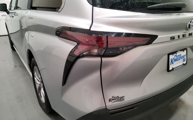2024 Toyota Sienna XLE 8 Passenger