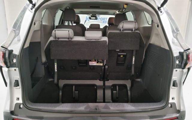 2024 Toyota Sienna XLE 8 Passenger