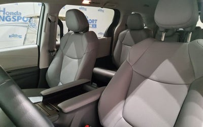 2024 Toyota Sienna XLE 8 Passenger