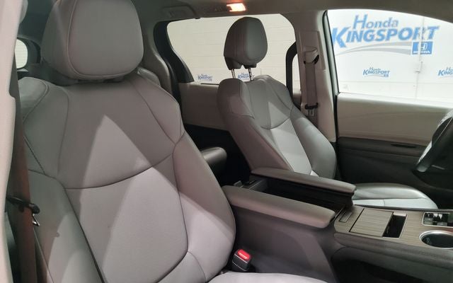 2024 Toyota Sienna XLE 8 Passenger