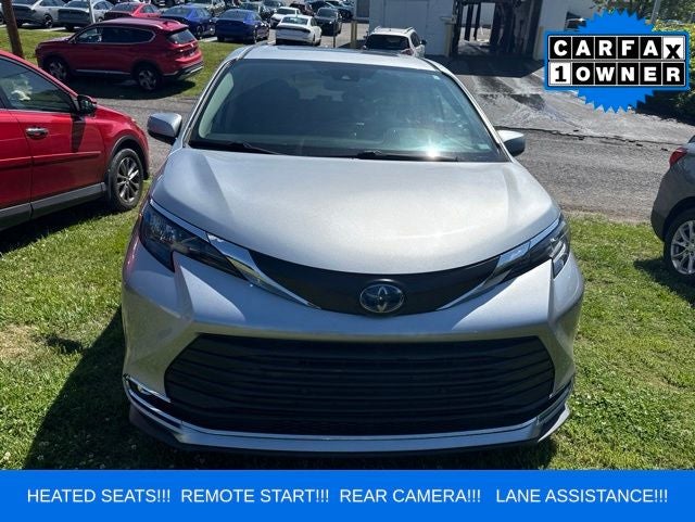 2024 Toyota Sienna XLE 8 Passenger